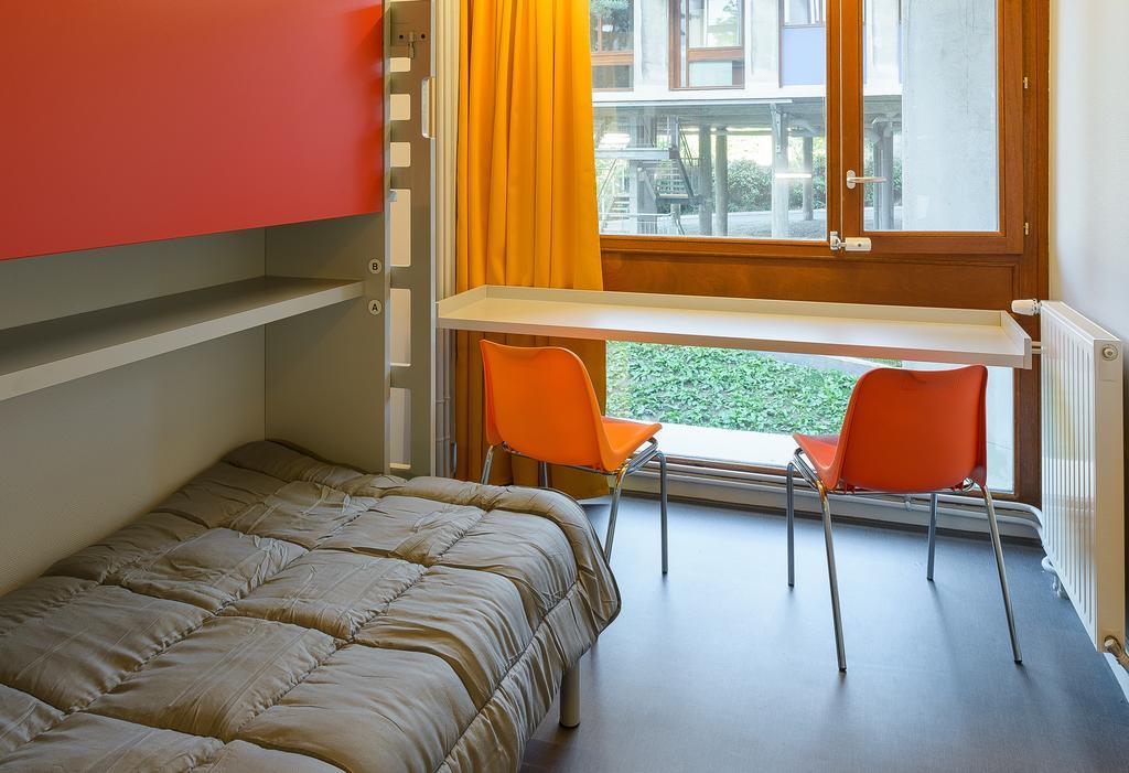 Centre International De Sejour Andre Wogenscky Hostel Saint-Etienne  Bagian luar foto